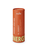 Tubo de color naranja del HI, ENERGY, spray con adaptógenos esta centrado sobre un fondo completamente blanco.